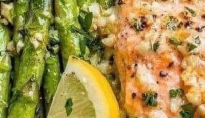 Baked Salmon in Foil with Asparagus and Garlic Lemon Butter Sauce